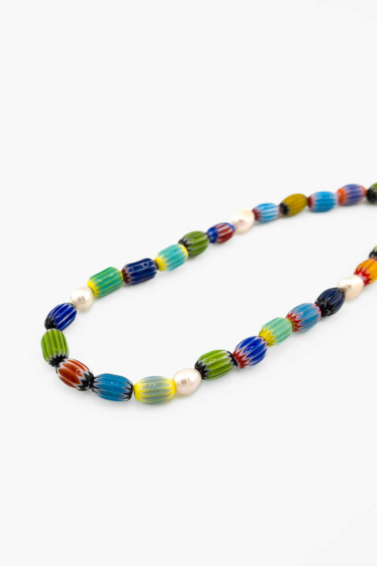 Collier en verre coloré Bourjeone, perles bleues vertes et brunes