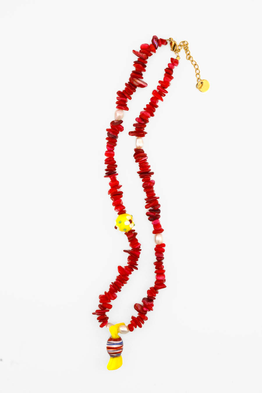Collier Bonbonnière fait main, perles rouges et breloque jaune